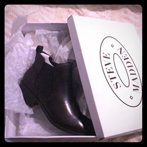 BNIB Steve Madden Dicey Booties